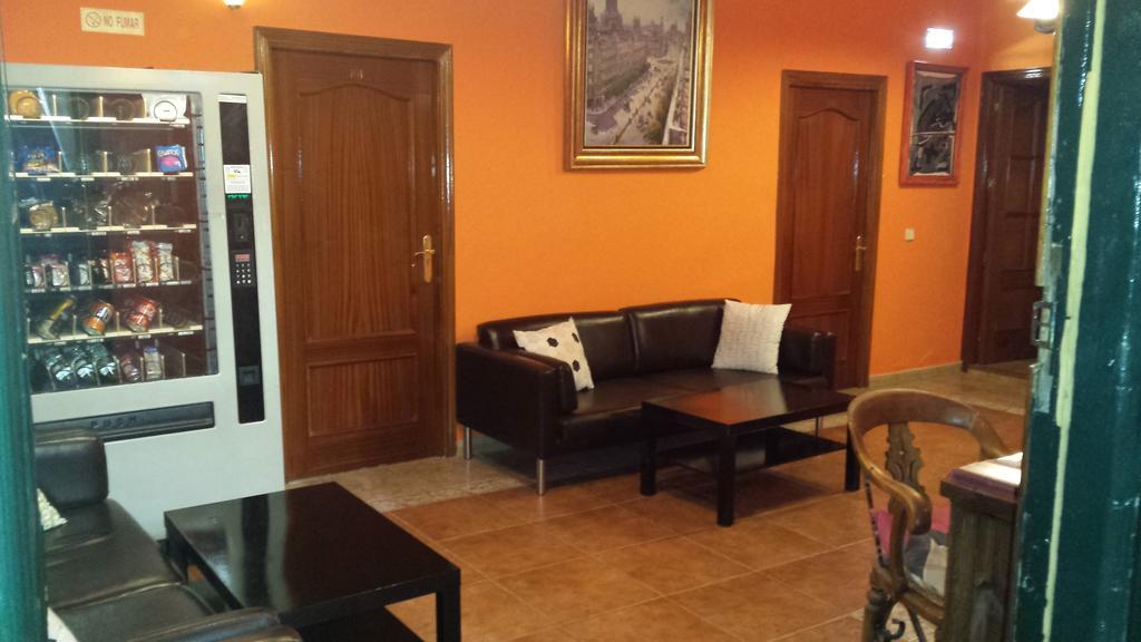 Hostal Rico Madrid Kültér fotó