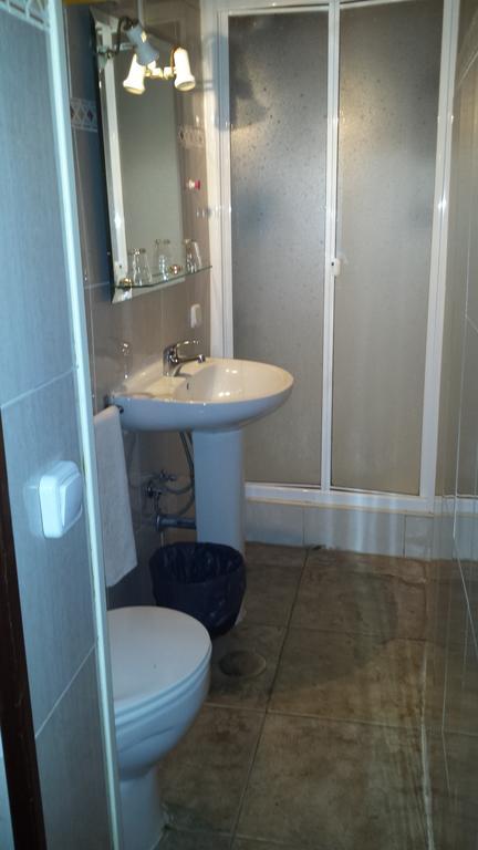 Hostal Rico Madrid Kültér fotó