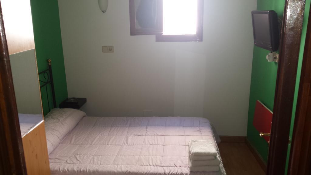 Hostal Rico Madrid Kültér fotó
